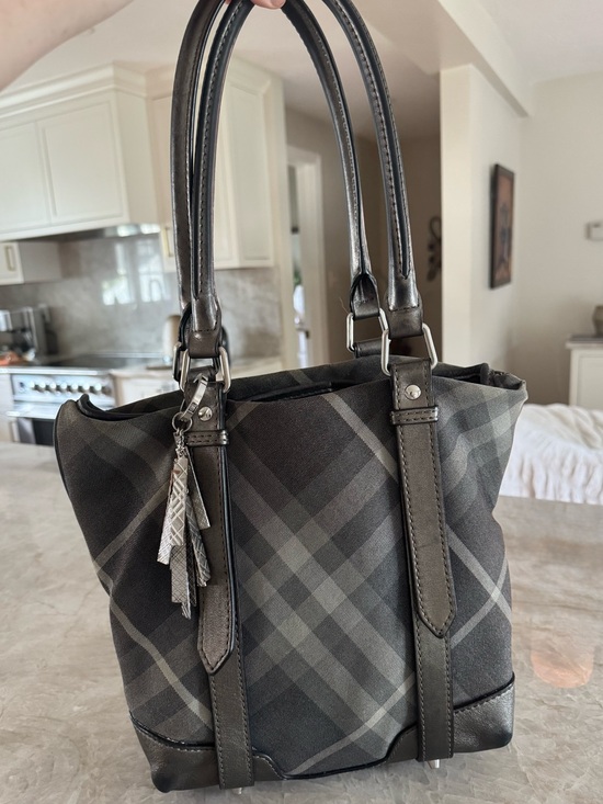 Burberry Handbags - Vintage Burberry Nova Check Haymarket Tote Gray Bag Metallic Leather Trim